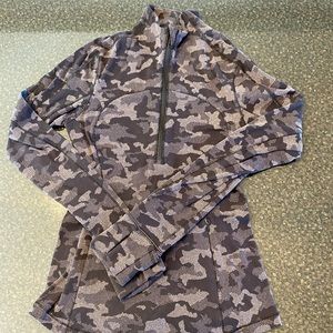 Lululemon Run Briskly 1/2 Zip